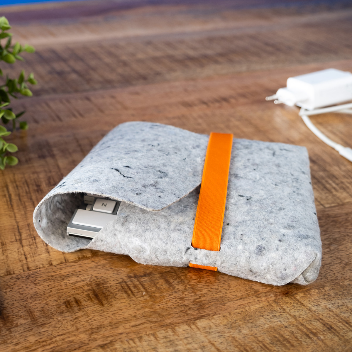 R-Go Pouch vilten etui voor Split toetsenbord